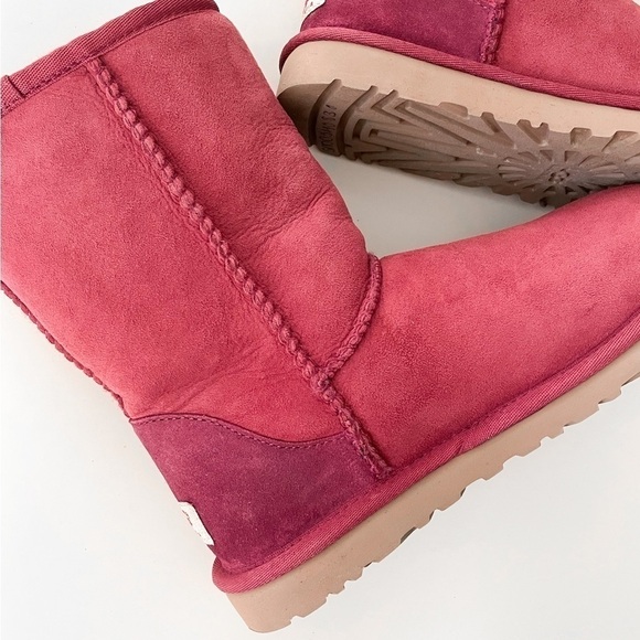 Ugg Australia Classic Short Boots - Picture 10 of 13